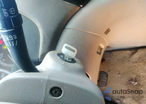 2004 Toyota Sienna Ce/Le z USA, uszkodzony, nr VIN 5TDZA23C34S150855